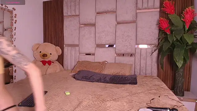 Zoe dim online show from February 2026 01:19:02 PM