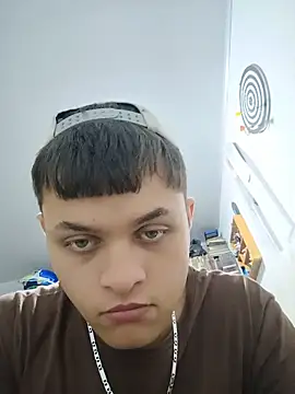 Snapshot of Andres_medi32 chatting on February 2026 05:02:02 AM Andres medi32 online show from February 2026 05:02:02 AM