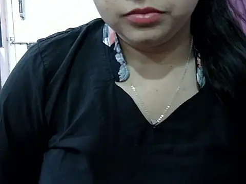 Cute Aliyaa online show from April 2026 12:44:02 PM