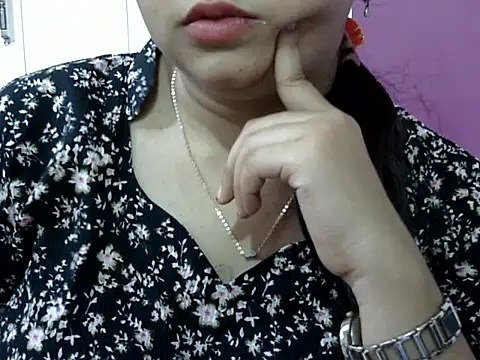 Snapshot of Cute_Aliyaa chatting on April 2026 01:41:02 PM Cute Aliyaa online show from April 2026 01:41:02 PM