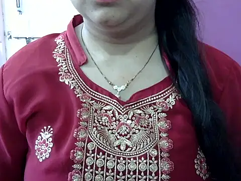 Snapshot of Cute_Aliyaa chatting on May 2026 10:33:02 AM Cute Aliyaa online show from May 2026 10:33:02 AM