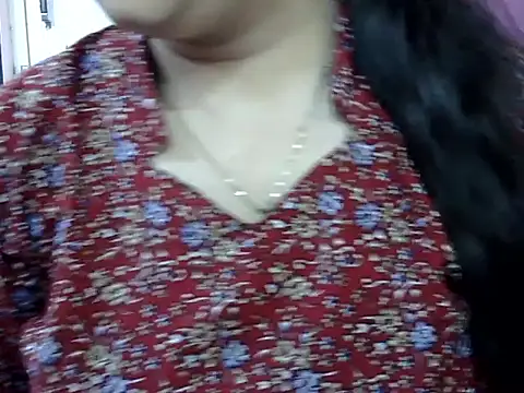 Snapshot of Cute_Aliyaa chatting on May 2026 01:39:02 PM Cute Aliyaa online show from May 2026 01:39:02 PM