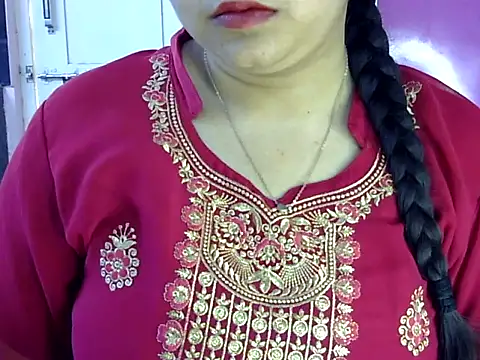 Snapshot of Cute_Aliyaa chatting on May 2026 11:03:02 AM Cute Aliyaa online show from May 2026 11:03:02 AM