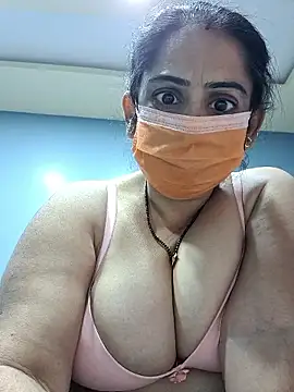 Snapshot of diyam4002 chatting on February 2026 09:19:02 PM diyam4002 online show from February 2026 09:19:02 PM