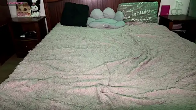 Kiralovessto online show from April 2026 06:10:01 PM