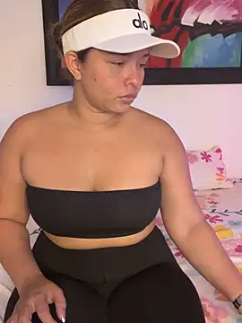 Kira Spiicy online show from February 2026 01:27:02 PM