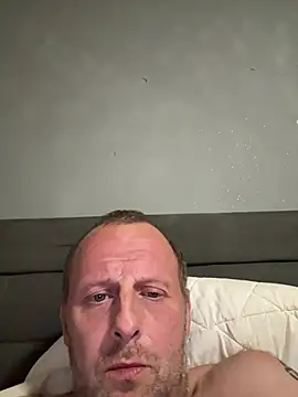 FrankdieSchwuchtel online show from June 2026 10:52:02 PM
