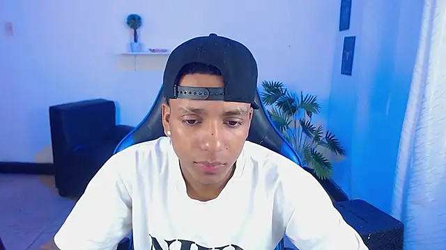 ostinn18 online show from March 2026 02:02:02 PM