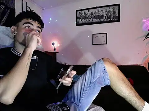 tiancam online show from April 2026 04:52:02 AM