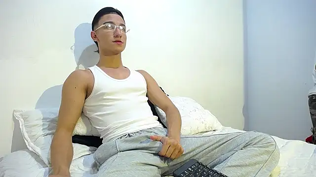 BabyAndy  online show from June 2026 10:35:02 PM
