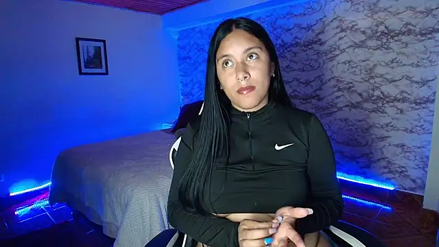 Camila IRoose online show from April 2026 09:39:33 PM