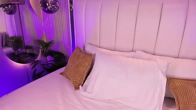 ViolettaColinss online show from April 2026 11:33:01 AM