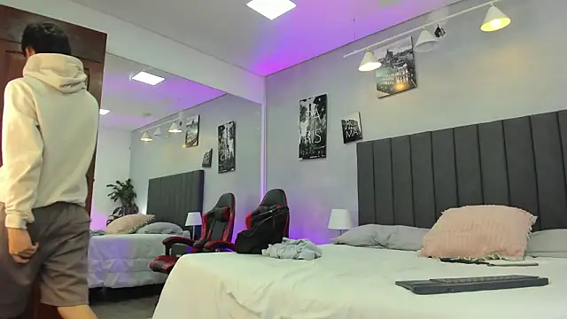 Raphael Nyon online show from March 2026 03:41:02 AM