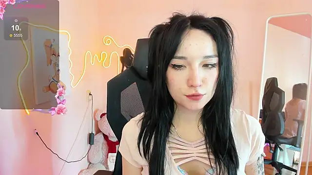 AliceeinWonderlanddd online show from February 2026 06:26:01 AM