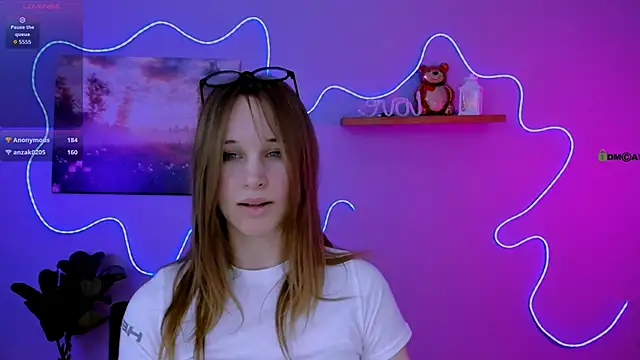 eira mouse online show from March 2026 01:02:01 PM