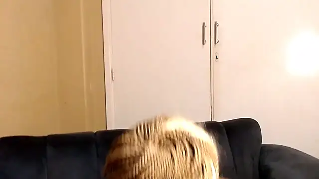 AppleAsss online show from April 2026 09:49:02 PM