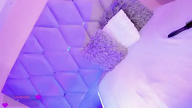 EmmaSweet23 online show from April 2026 08:24:02 PM