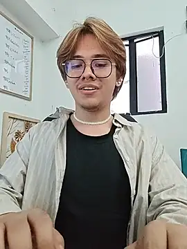 Snapshot of benji_vampire chatting on February 2026 10:48:02 PM benji vampire online show from February 2026 10:48:02 PM