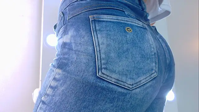 AnnieRouse   online show from April 2026 11:39:02 AM