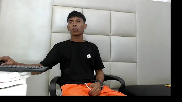 TonnyMarck online show from February 2026 07:51:01 AM