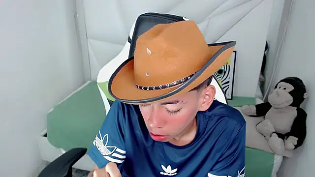 Liarr  online show from February 2026 08:47:01 PM