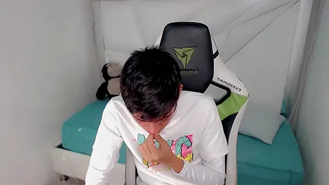 Liarr  online show from February 2026 08:06:01 PM