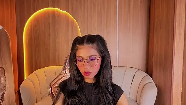 Alina b  online show from March 2026 08:13:01 PM