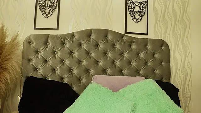 katt eyes  online show from April 2026 01:12:01 PM