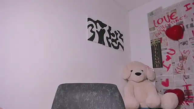 Nia13 online show from February 2026 06:32:02 AM