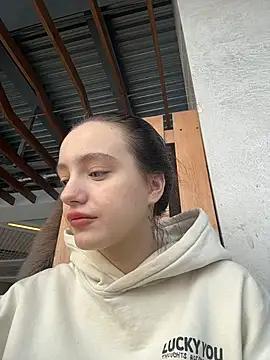 MiaTee online show from February 2026 04:13:02 AM