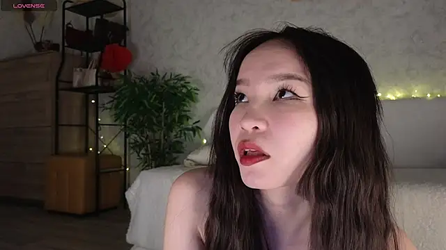 saya li11 online show from February 2026 05:11:02 PM