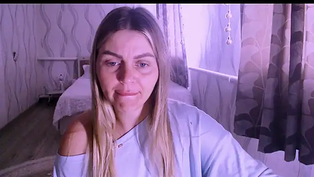 Snapshot of MagicKatarina_ chatting on July 2026 04:17:02 AM MagicKatarina online show from July 2026 04:17:02 AM