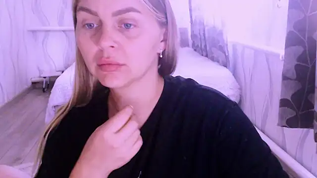 Snapshot of MagicKatarina_ chatting on July 2026 07:44:01 AM MagicKatarina online show from July 2026 07:44:01 AM
