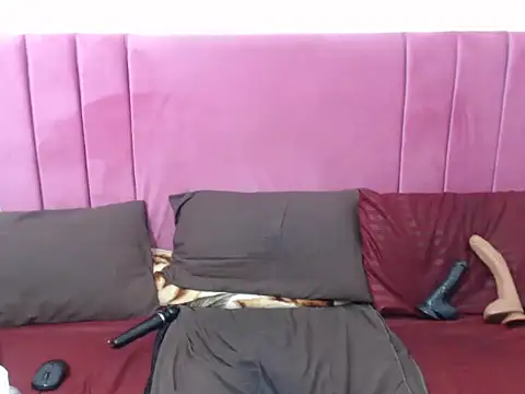 BustyBmw online show from April 2026 07:18:01 PM