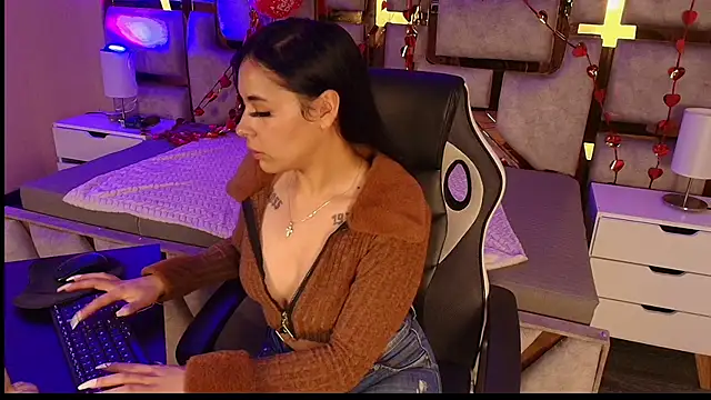 cristal  violetaa online show from February 2026 04:24:01 AM