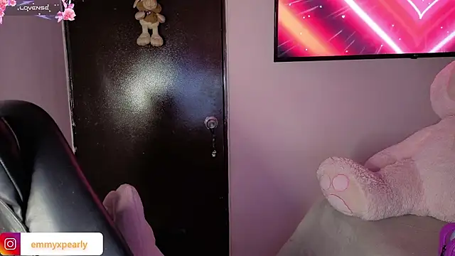 emyxpearly online show from March 2026 05:15:01 AM