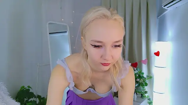 Audrey Kiss online show from February 2026 07:03:02 AM