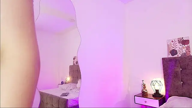 Annie bonnie  online show from April 2026 01:41:01 PM