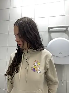 Annie bonnie  online show from April 2026 11:38:01 AM