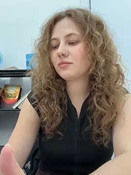 AsynaYuuki online show from March 2026 06:18:02 PM