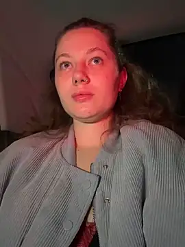 AsynaYuuki online show from April 2026 07:28:02 PM