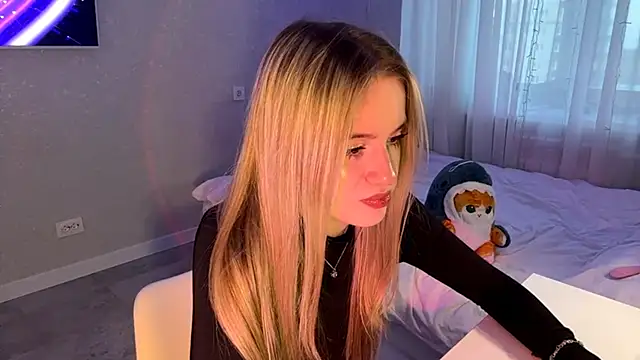 Between Eeys online show from March 2026 03:40:01 PM