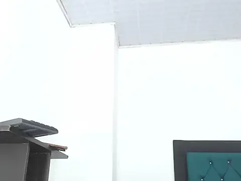 hotboyluxe online show from April 2026 01:19:01 AM