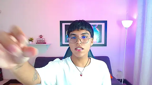Maecum18 online show from June 2026 08:47:01 PM