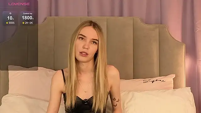 NikkiRyx online show from February 2026 04:01:01 PM