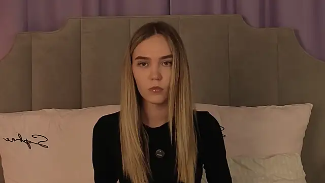 NikkiRyx online show from April 2026 05:36:01 PM