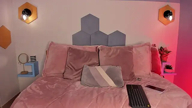 Afrodita sweeet online show from February 2026 08:40:02 PM