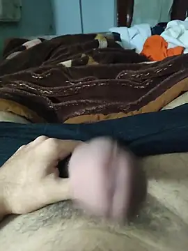 amirMohamed58 online show from April 2026 12:30:01 PM