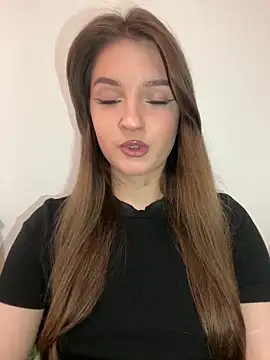 Snapshot of Green_eyes_lady chatting on April 2026 01:20:01 PM Green eyes lady online show from April 2026 01:20:01 PM