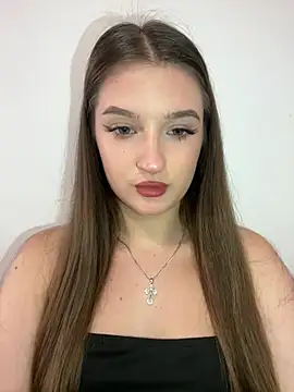 Green eyes lady online show from July 2026 03:51:01 PM